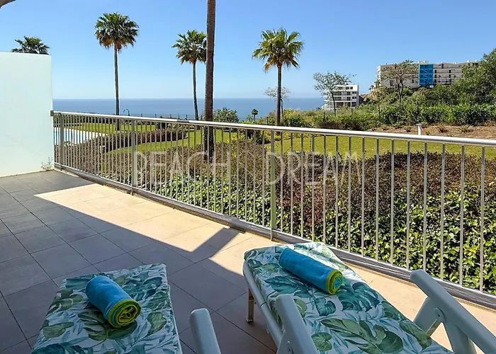 Relax In Reserva Del Higueron - Crystalline