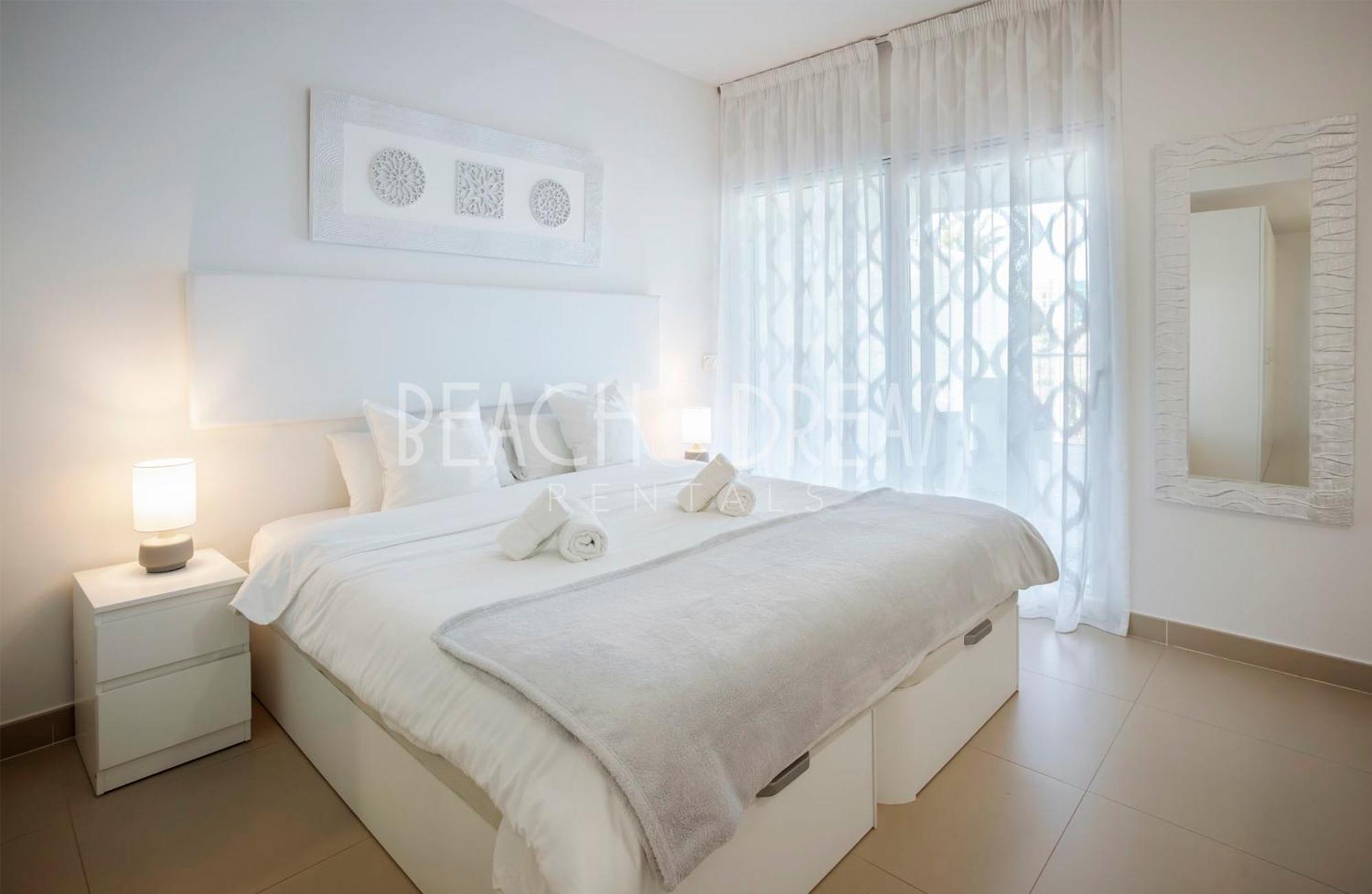 Relax In Reserva Del Higueron - Crystalline